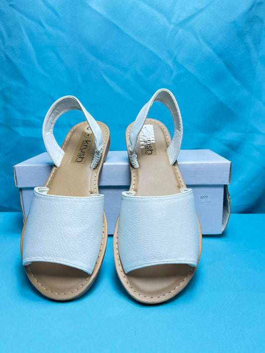Woman's Open toe Flats 1272