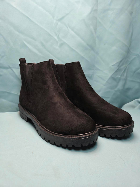 Woman's size 8 Black suede Ankle Boots 2031