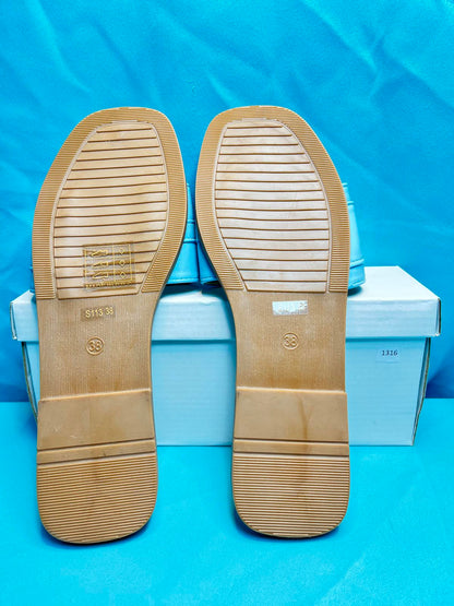 Woman's size 5 Light Blue Open toe Flats 1316
