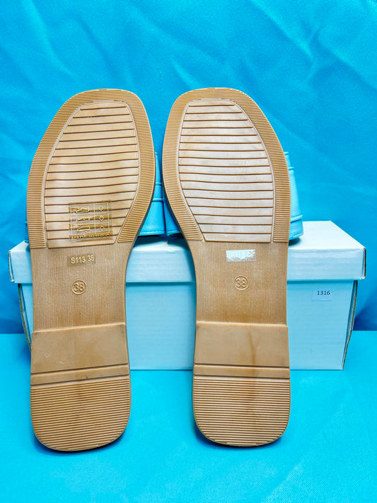 Woman's size 5 Light Blue Open toe Flats 1316