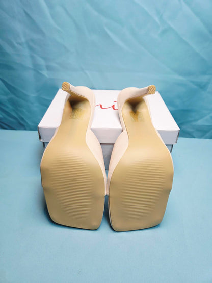 woman's cream size 7 open toe heels 2060